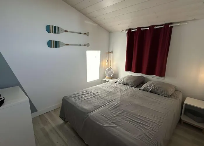 Gu000-05g 4 Pièces - 6 Couchages * La Guérinière