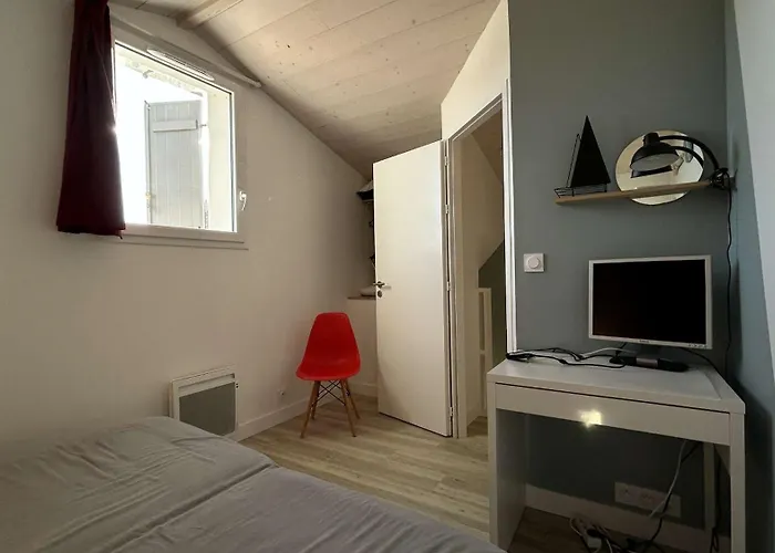 Gu000-05g 4 Pièces - 6 Couchages * La Guérinière