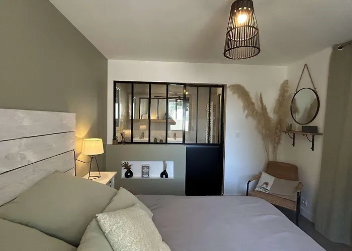 Gu000-05g 4 Pièces - 6 Couchages La Guérinière